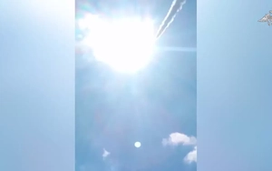 Đòn tập kích kết hợp phá hủy 2 xe tăng, 3 radar phản pháo, hàng chục xe quân sự