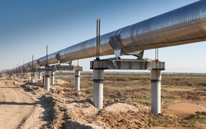 Đúng lúc thế giới ‘khát’ dầu, Mỹ nới lỏng trừng phạt, 40% năng lực xuất khẩu dầu của Nga lại bị đình trệ - chuyện gì xảy ra?