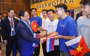 Nga muốn hỗ trợ Việt Nam đào tạo nhân tài trong lĩnh vực có thể tạo ra 1.300 tỷ USD: Mỹ, TQ đang chạy đua