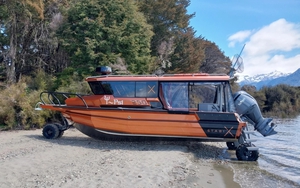 Nhà di động chạy trên cạn lẫn dưới nước, biến đảo hoang thành điểm cắm trại