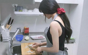 8 tháng làm dâu, tôi chết lặng khi thỉnh thoảng lại thấy vợ cũ của chồng đứng trong bếp nhà mình nấu cơm