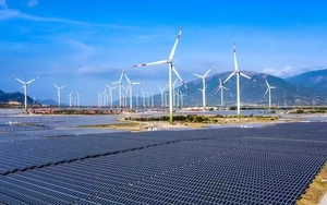 Năng lượng tái tạo: Bao giờ dòng vốn tỷ USD ‘mắc cạn’ được khơi thông?