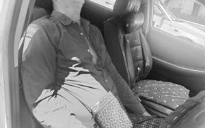 Một ca sĩ đột tử khi đang xếp hàng chờ đổ xăng