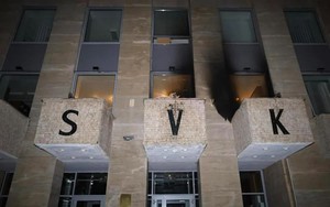 Trung tâm văn hóa Nga tại Praha (Czech) bị tấn công bằng bom xăng