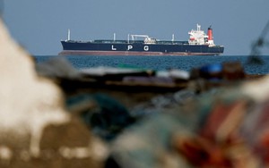 Được Iran 'bật đèn xanh', 2 tàu chở hàng ung dung vượt eo biển Hormuz hướng thẳng đến một quốc gia, không phải Nga hay Trung Quốc