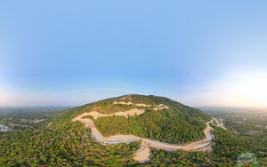 Cảnh tượng ngay lúc này tại ngọn núi cao thứ 2 Nam Bộ: Nhiều người không tin vào mắt mình