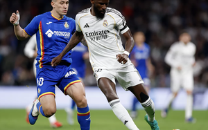 Gục ngã sân nhà Bernabeu, Real Madrid hụt hơi cuộc đua vô địch