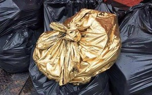 Người đàn ông "ngã ngửa" khi phát hiện tự tay vứt 20 thỏi vàng vào thùng rác