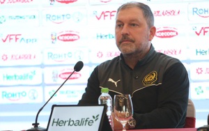 Họp báo Việt Nam vs Malaysia: HLV Malaysia tuyên bố muốn thắng Việt Nam, thầy Kim đáp lại đầy mạnh mẽ