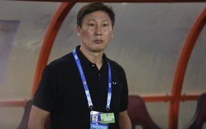 "Chiến binh toàn năng" báo tin xấu cho HLV Kim Sang-sik trước ngày đấu Malaysia