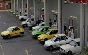 Thiếu xăng dầu kéo dài, người Iran đưa "vũ khí sinh tồn" xuống phố: Nhìn qua cứ ngỡ đến từ tương lai