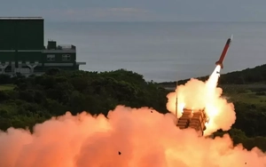 Các cuộc tấn công dồn dập của Iran gia tăng áp lực lên kho tên lửa của Mỹ và vùng Vịnh