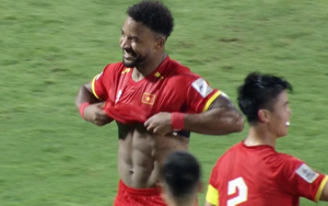 Xuân Son: “Tôi vén áo khoe cơ bụng để mọi người thấy tôi đã cố gắng thế nào”