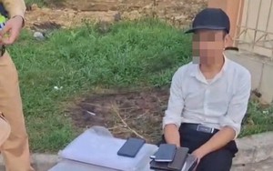 Tài xế quay clip tạo áp lực với CSGT để "lấp liếm" việc không có Giấy phép lái xe