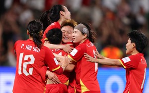 Tuyển Việt Nam thắng nghẹt thở bù giờ, HLV Mai Đức Chung khen hết lời: “Tôi biết kiểu gì cũng có bàn”