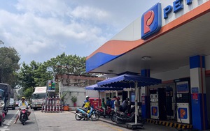 Áp lực tăng giá xăng dầu