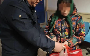 Phát hiện vàng và gần 150 triệu đồng tiền mặt “không cánh mà bay”, người mẹ bàng hoàng khi biết sự thật từ con trai