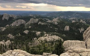 Phát hiện hầm trú ẩn “bất khả xâm phạm” của các tỷ phú giàu nhất thế giới