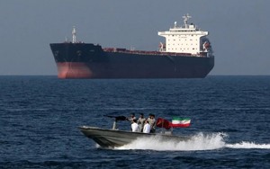 Iran đã mở cửa eo biển Hormuz dành riêng cho tàu Nga và Trung Quốc