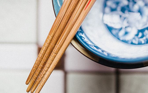 Gia đình 4 người lần lượt qua đời vì ung thư: Đũa có 2 dấu hiệu này có thể thành “ổ độc tố”, ăn phải 1mg cũng đủ gây bệnh