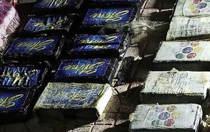 Một người nhặt ve chai ở Lâm Đồng phát hiện chiếc túi chứa 24 bánh nghi ma túy