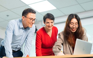 6 nghề “hái ra tiền” trong 10 năm tới: Có ngành lương hơn 100 triệu/tháng, luôn khát nhân lực, AI cũng khó thay thế