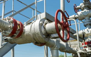 Vừa dọa ngừng bán khí đốt ngay lập tức cho châu Âu, Nga âm thầm bán giá rẻ cho một quốc gia ứng viên EU