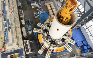 Trung Quốc tung cỗ máy ‘siêu quái vật’ độc nhất thế giới: Nặng 500 tấn, đào sâu thẳng đứng 1 km, múc lên loạt kho báu nghìn tỷ cả hành tinh khao khát