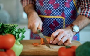 Cảnh báo gấp dành cho những gia đình đang dùng thớt gỗ