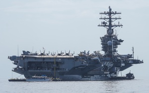 WSJ: Tàu chiến Mỹ lần đầu vượt eo biển Hormuz kể từ khi chiến sự bùng phát