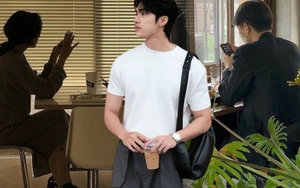 Kiếm 2,1 tỷ đồng nhờ làm bạn với người cô đơn: 1 tiếng ngồi im đút túi 2,6 triệu đồng