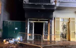 Cháy nhà ở Hà Nội, 5 người mắc kẹt