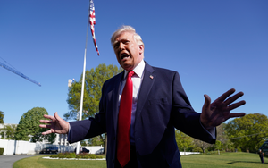 CNBC: Có tin sắp chuyển giao vũ khí cho Iran, ông Trump dọa áp mức thuế "gây choáng váng" với Trung Quốc