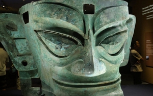 Nhặt đá "ngoài hành tinh" đúc thành báu vật: Chiếc rìu thiên thạch 3000 năm hé lộ kỹ nghệ siêu phàm khiến khoa học phải "ngả mũ"