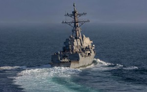 Rủi ro nào chờ dàn tàu chiến Mỹ đang lao vào eo biển Hormuz?