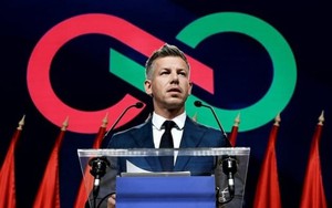 Tân Thủ tướng Hungary tuyên bố từ chối tài trợ cho Ukraine, tiếp tục mua dầu từ Nga