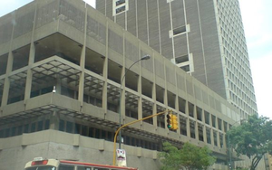 Mỹ bất ngờ nới lỏng trừng phạt quốc gia đang có hơn 300 tỷ thùng dầu