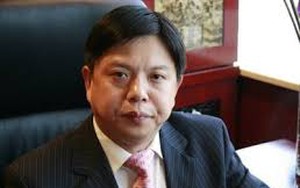 NÓNG: 1 “ông lớn” ngành truyền thông bất ngờ qua đời, giới giải trí bàng hoàng