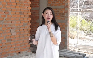 TikToker 23 tuổi khoe xây nhà trên mảnh đất 400m2 hướng mặt ra biển, mới nhìn phần thô netizen khẳng định: Đây là villa chứ nhà gì!
