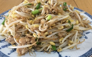 Từ ngày mai, mê mấy cũng không ăn 5 loại rau củ sau đây, bác sĩ nói: Đã "phá gan" còn dễ hại dạ dày, thận