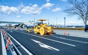 Từ bao cát 1.500 năm tuổi đến Robot AI: Sự lột xác của công nghệ cầu đường Nhật Bản