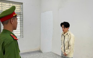 Thi hành lệnh bắt tạm giam 'cô đồng' Nguyễn Đức Quyền SN 2001