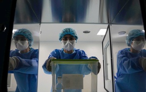 Cận cảnh hành trình đưa thuốc ung thư Nga từ phòng lạnh tới cơ thể bệnh nhân