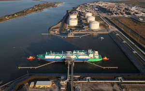 Tàu chở hơn 1 triệu tấn LNG đang chờ cập bến khắp thế giới, báo tin cực vui cho Mỹ