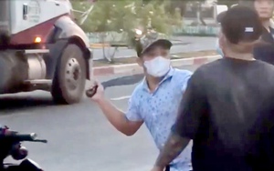 Mâu thuẫn lúc làm việc, nhóm công nhân hẹn nhau 'giải quyết' bằng mã tấu