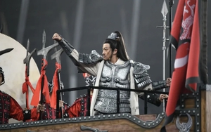 Đội bóng nghiệp dư Trung Quốc chơi trội, thuê 'Tây Sở Bá Vương' át vía đối thủ