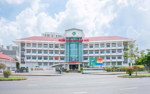 Bệnh viện hiếm hoi trên sàn chứng khoán đang trả thù lao cho 500 bác sĩ, điều dưỡng thế nào? Có người thu nhập 4,9 tỷ đồng