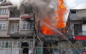 Vụ cháy ở Đà Lạt: Một chiến sĩ rơi từ tầng 2 xuống, chấn thương nặng