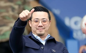 Tỷ phú Thái Lan 'đứng ngồi không yên' khi Leicester lâm nguy