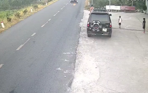 Tai nạn hy hữu: Va phải bóng trẻ em đá ra đường, người đi xe máy tử vong